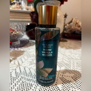 (Inventory 39) Victoria's Secret Warm Vanilla Woods Fragrance Mist